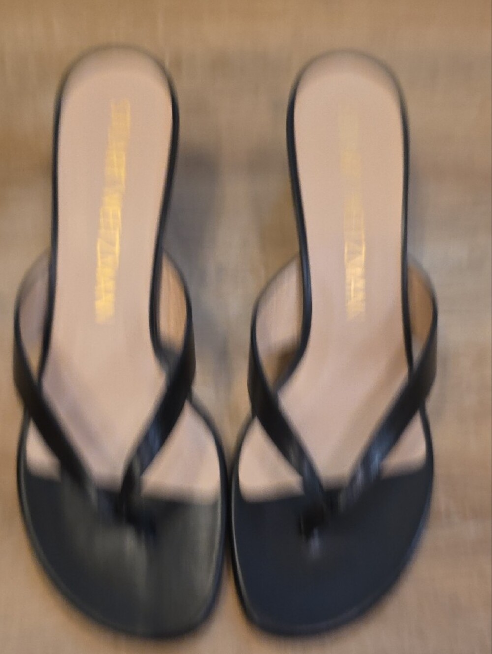 Stuart Weitzman Black Leather Thong Heels Sz 9.5 - Picture 5 of 7